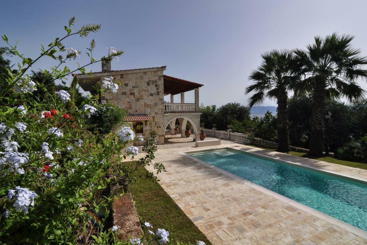 Ionian Garden Villas - Villa Pietra Mpenitses Eksteriør billede