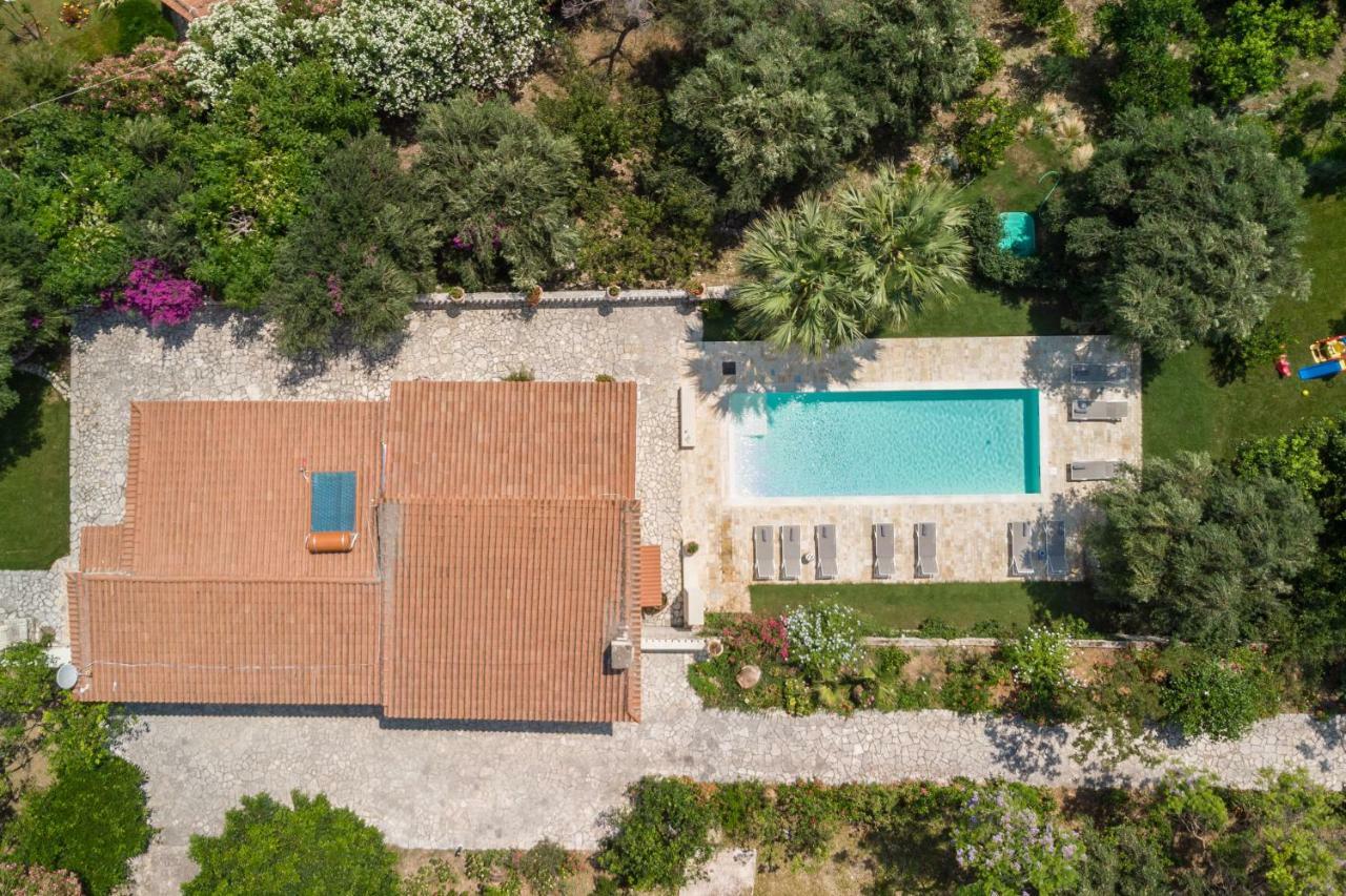 Ionian Garden Villas - Villa Pietra Mpenitses Eksteriør billede
