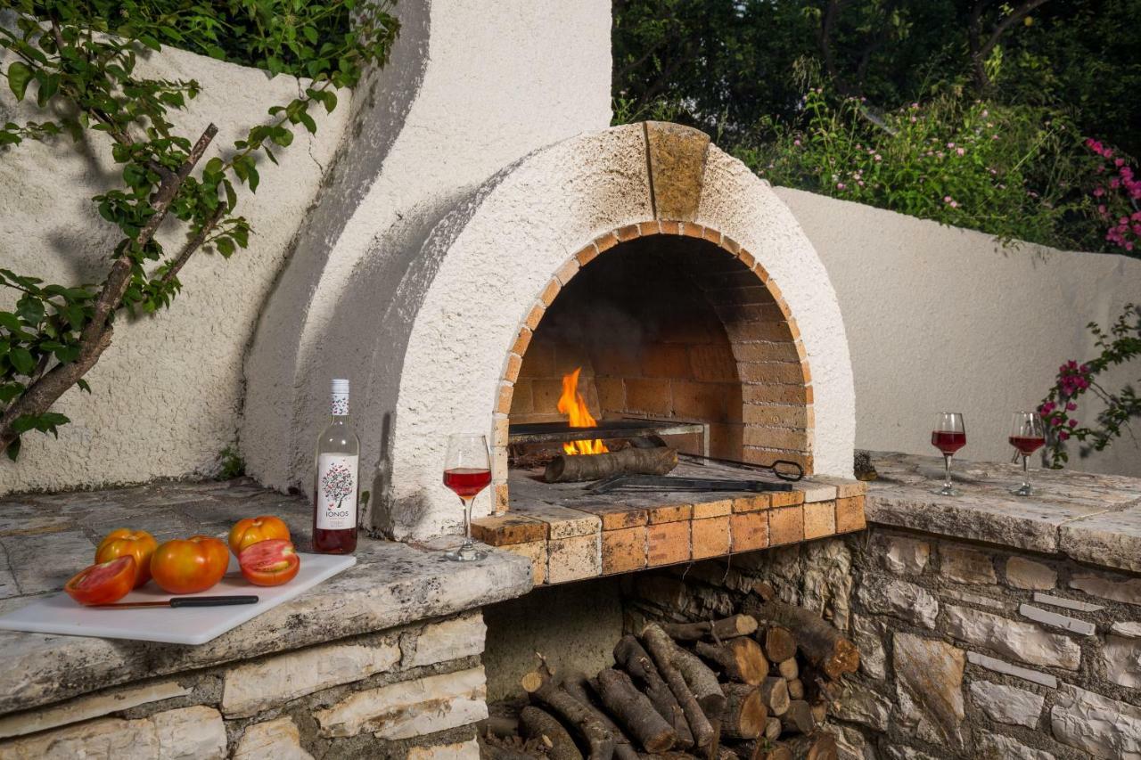 Ionian Garden Villas - Villa Pietra Mpenitses Eksteriør billede